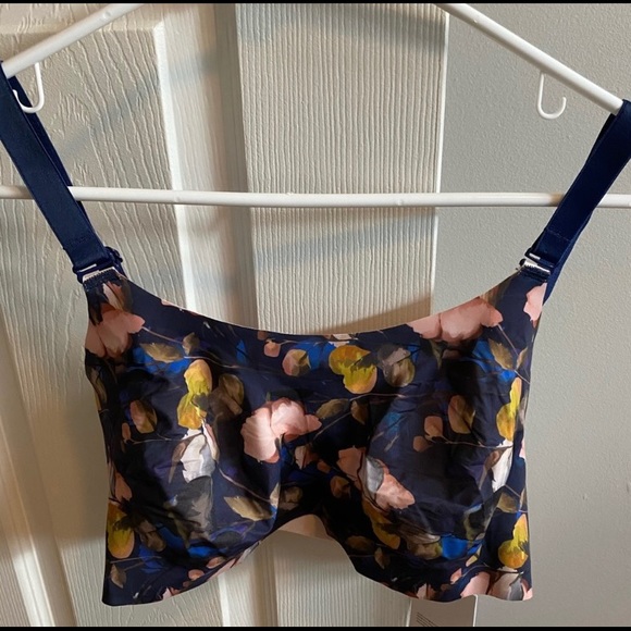 *Winter floral * sold out pattern of Knix Evolution bra. Reversible. Size 8 - Picture 5 of 13
